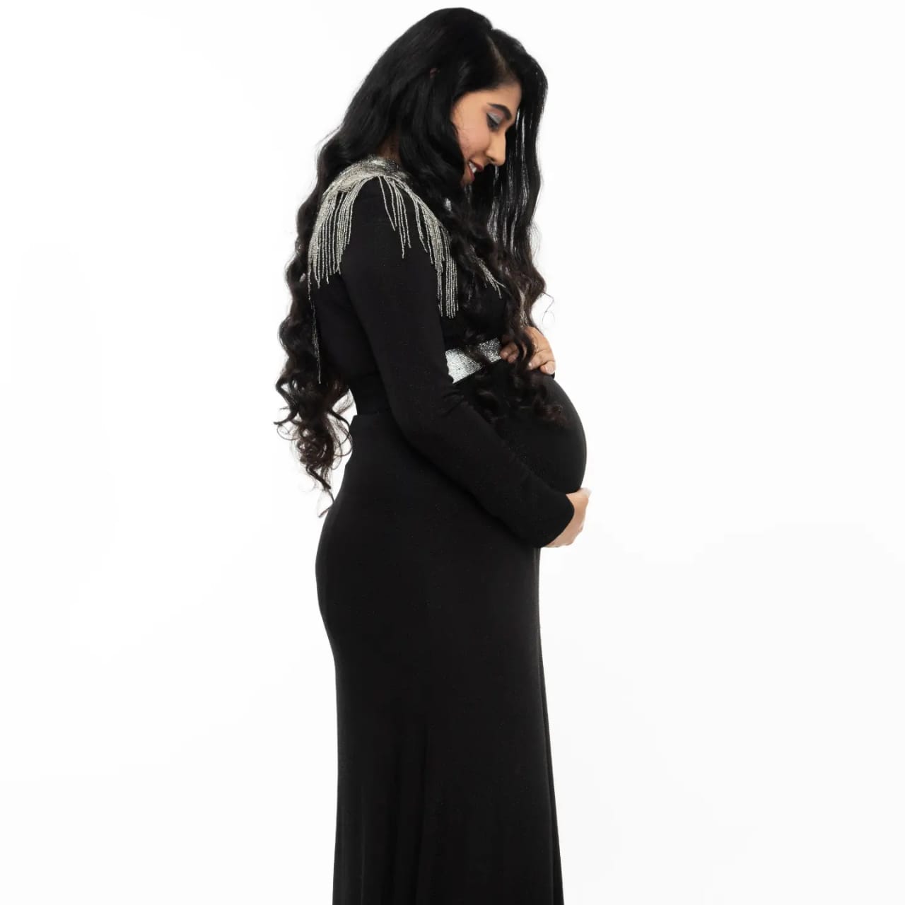 Black Full-Sleeves Stretchable Gown on Rent in Bangalore & Hyderabad | Pre-Wedding & Maternity Fashion Rental